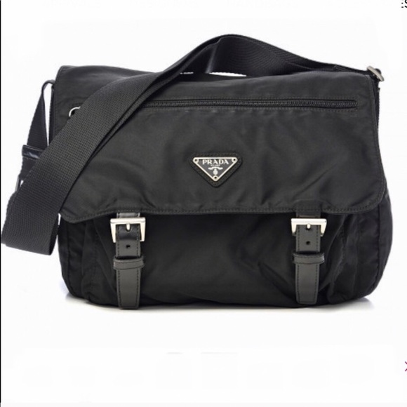 Prada Handbags - ❤️HP❤️ PRADA AUTHENTIC messenger bag